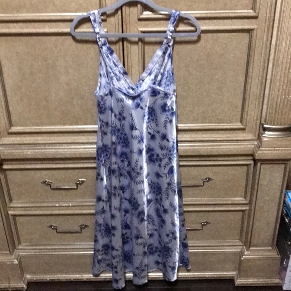 COPY - MORGAN TAYLOR SILKY LIKE NIGHTGOWN - Picture 5 of 5